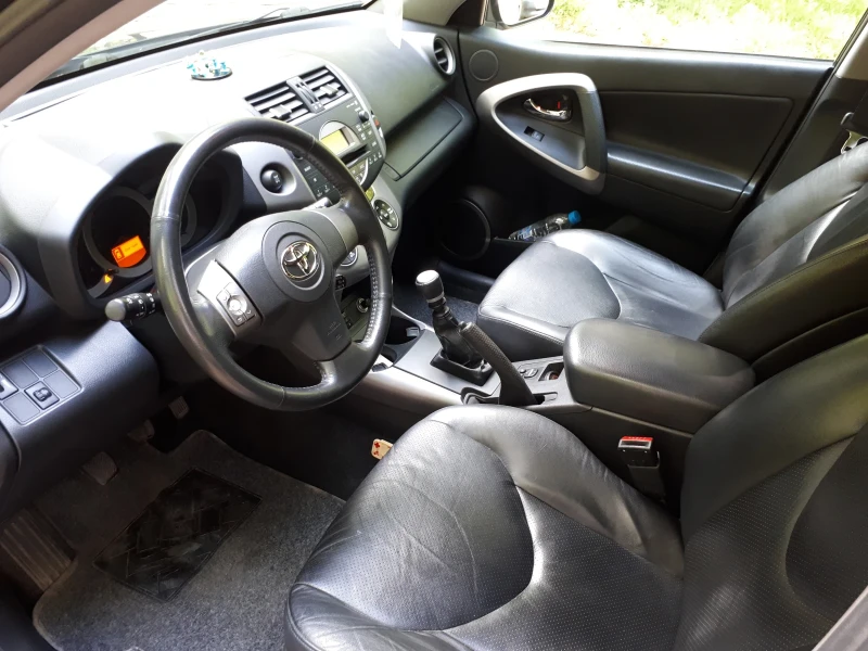 Toyota Rav4 2.2 D-CAT 177 к.с., снимка 8 - Автомобили и джипове - 47640964