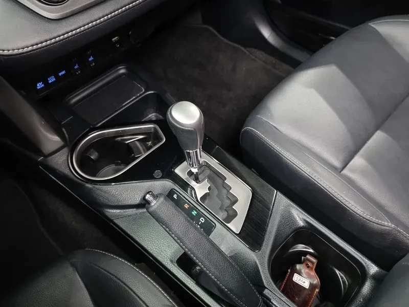 Toyota Rav4 2.5 4Wd Hybrid, снимка 17 - Автомобили и джипове - 55561517