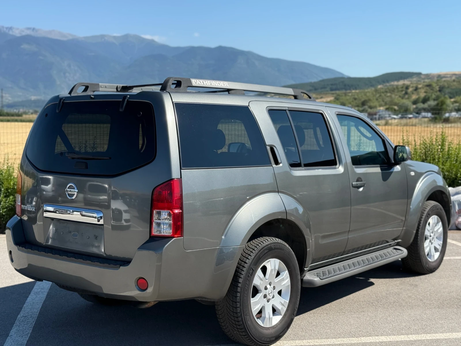 Nissan Pathfinder 2.5DCI * КОЖА* АВТОМАТИК* НАВИГАЦИЯ* 7МЕСТА*  - изображение 5