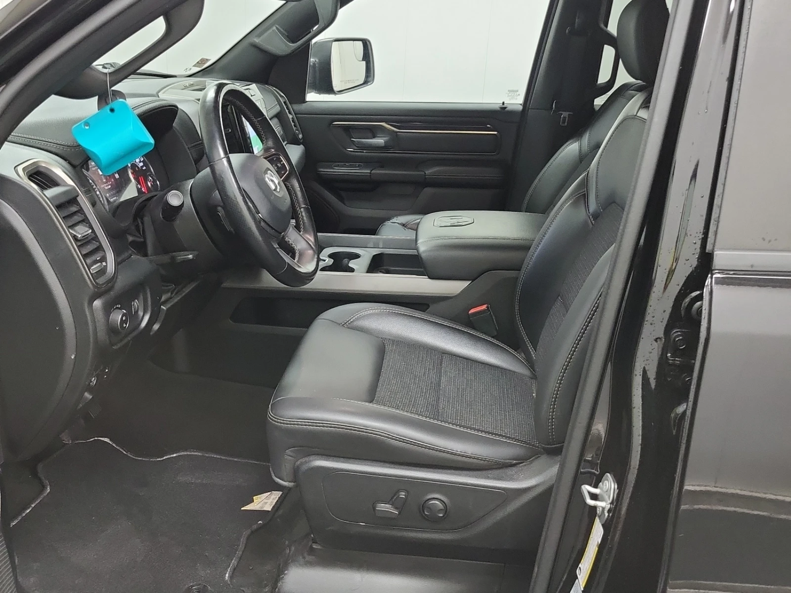 Dodge RAM 1500 5.7 SPORT CREW CAB SHORT BED - изображение 8