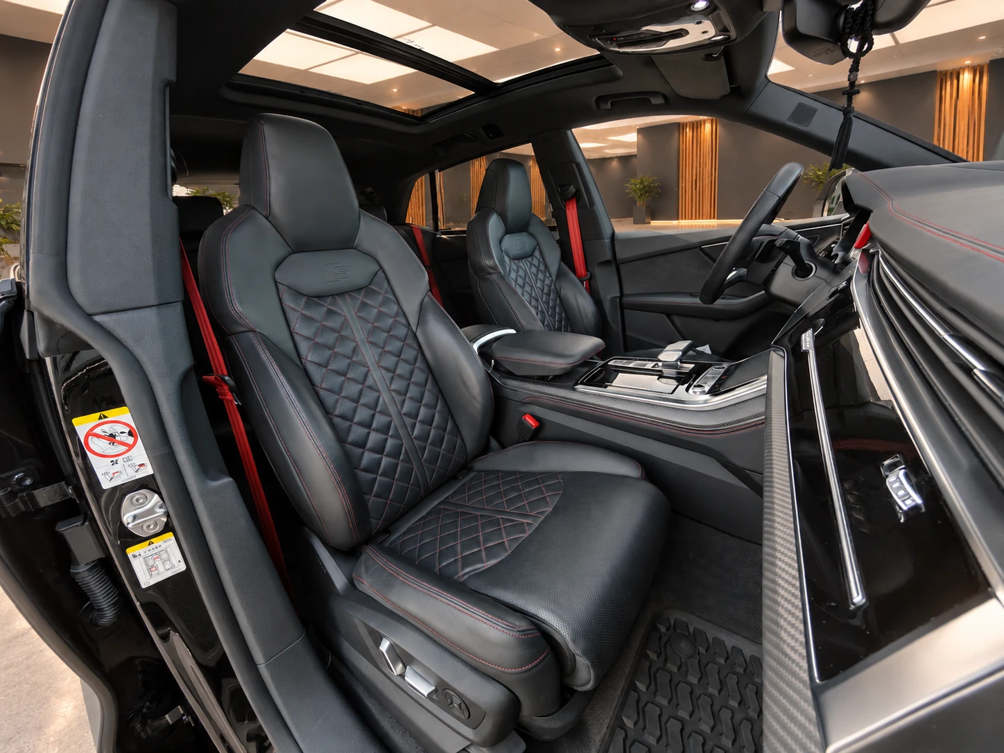 Audi Q8 Facelift S-line HeadUp Печка Панорама Laser, снимка 10 - Автомобили и джипове - 54823748