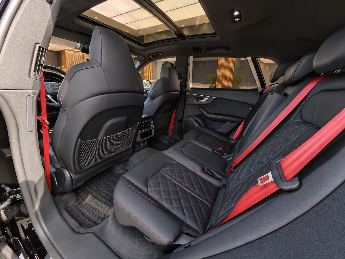 Audi Q8 Facelift S-line HeadUp Печка Панорама Laser, снимка 14 - Автомобили и джипове - 54823748