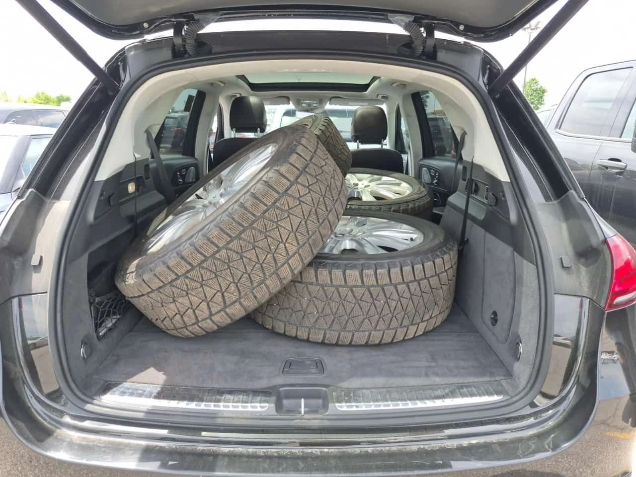 Mercedes-Benz GLE 450 | DISTR| 360| PANO| BURMES + ГУМИ И ДЖАНТИ| CARFAX, снимка 4 - Автомобили и джипове - 54827112