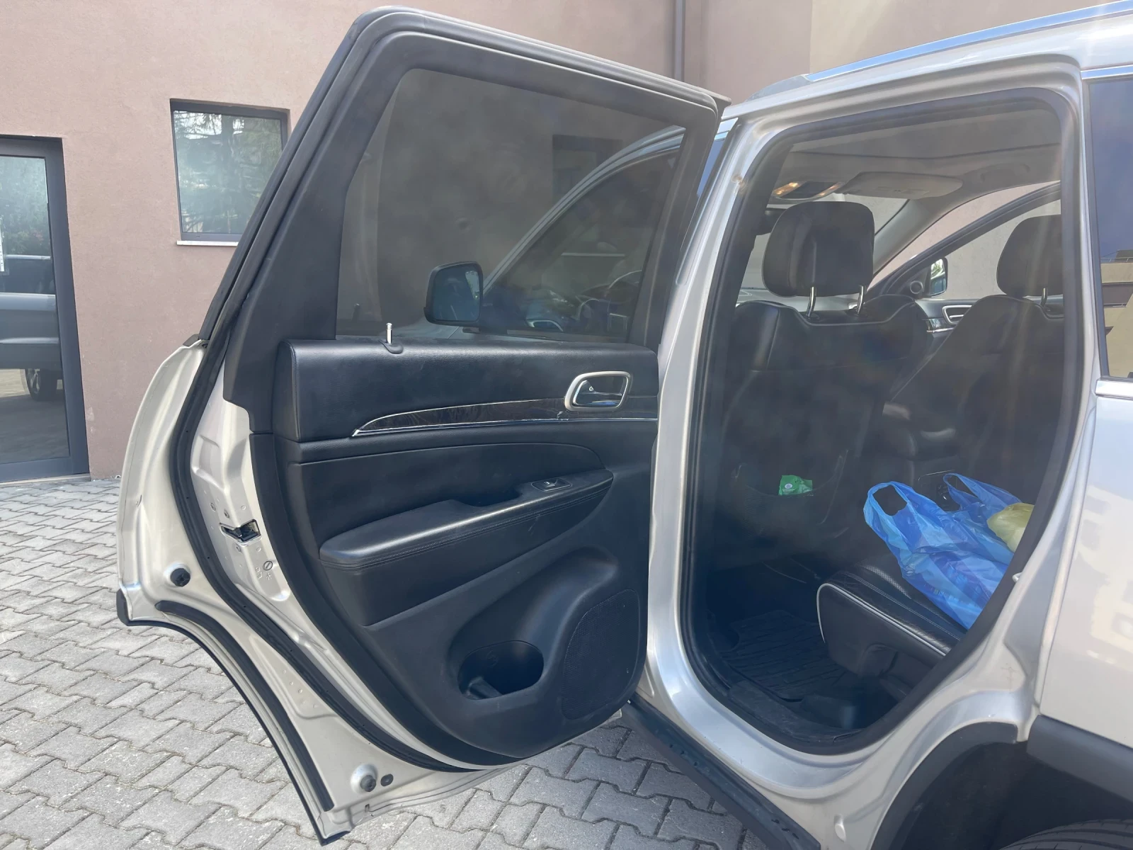 Jeep Grand cherokee Overland, снимка 10 - Автомобили и джипове - 54998699