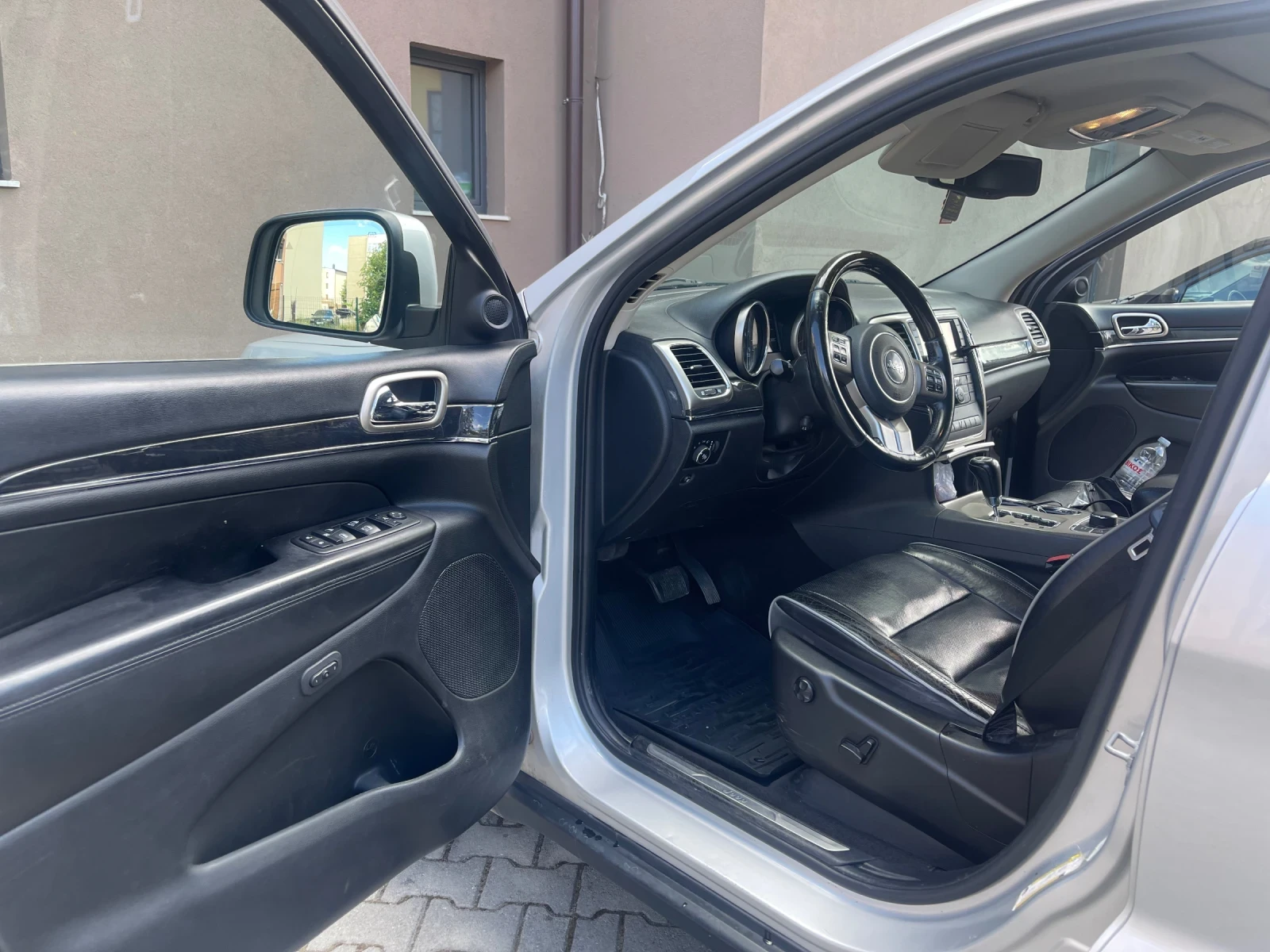 Jeep Grand cherokee Overland, снимка 11 - Автомобили и джипове - 54998699
