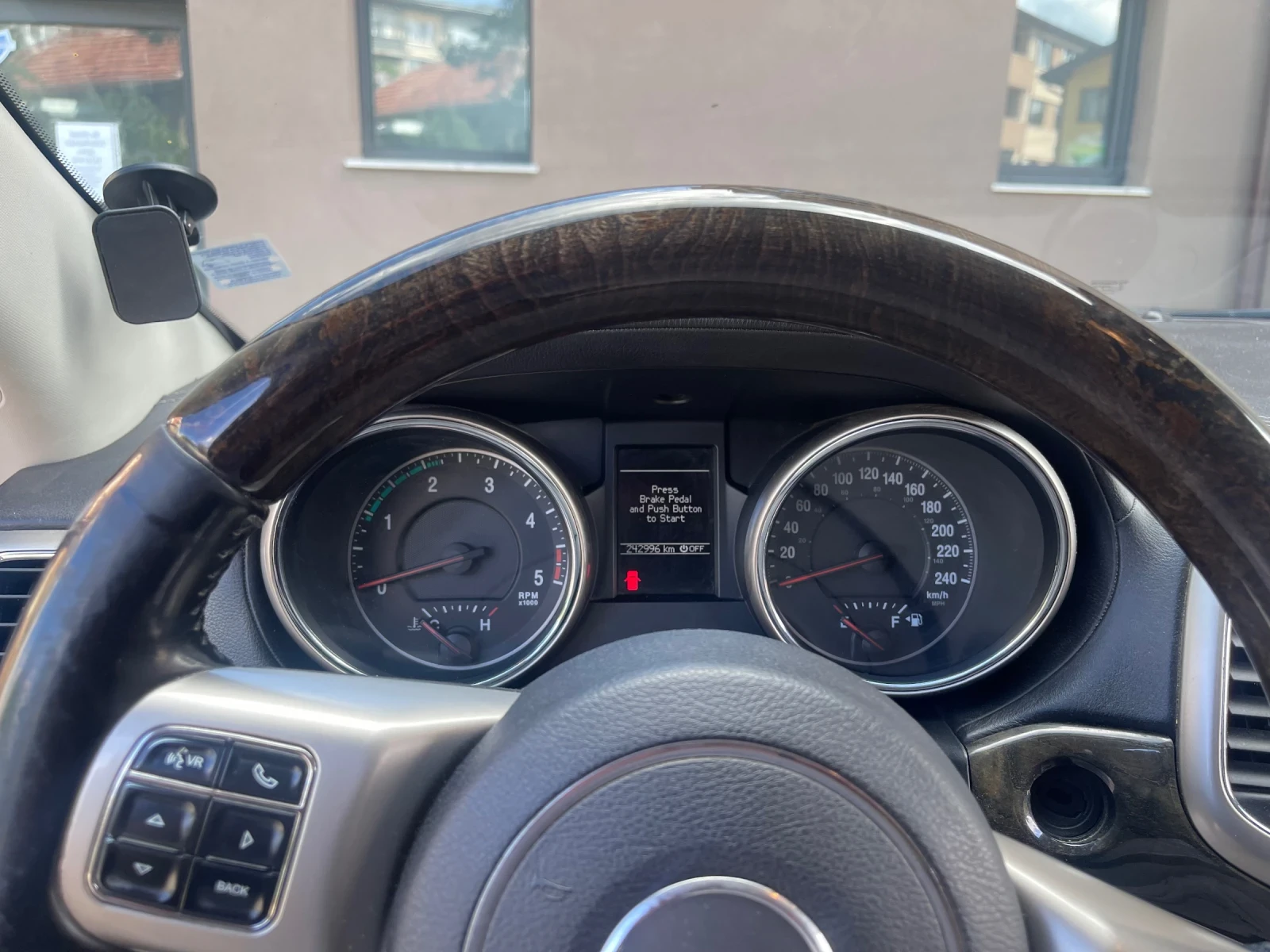 Jeep Grand cherokee Overland, снимка 13 - Автомобили и джипове - 54998699