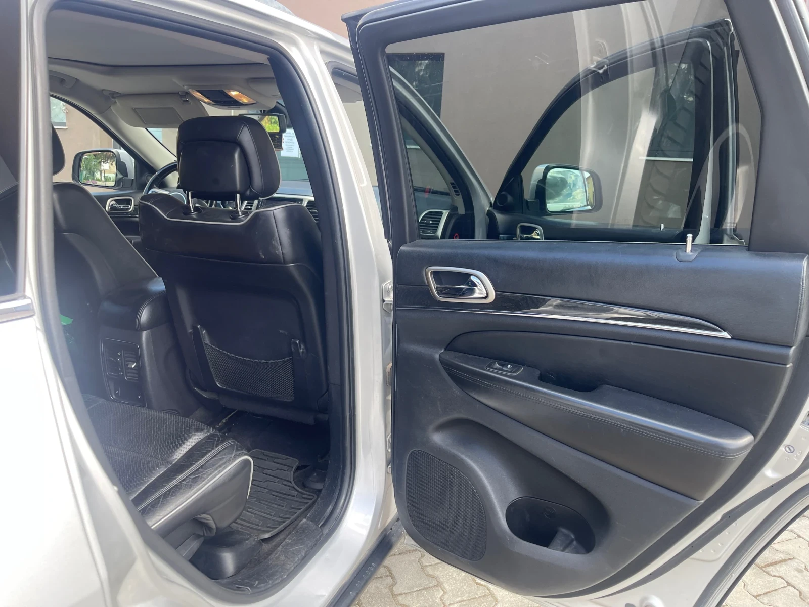 Jeep Grand cherokee Overland, снимка 7 - Автомобили и джипове - 54998699