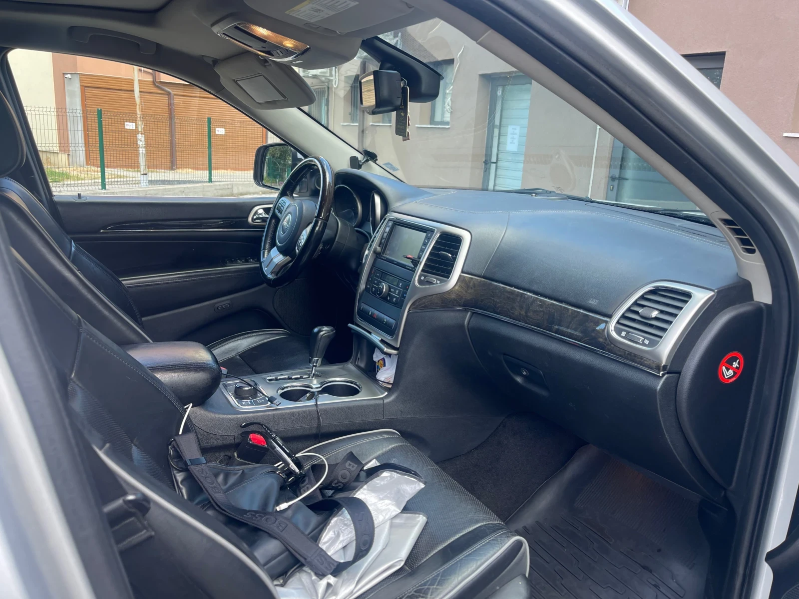 Jeep Grand cherokee Overland, снимка 3 - Автомобили и джипове - 54998699