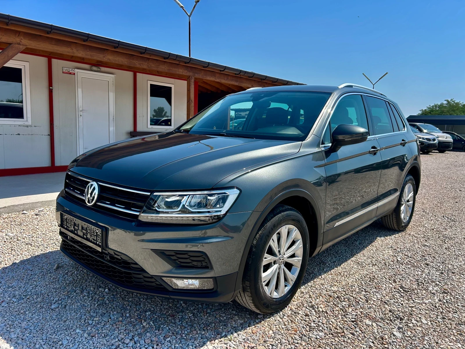 VW Tiguan * 2.0* TDI* 150к.с* 4x4* LED* Дистроник* 