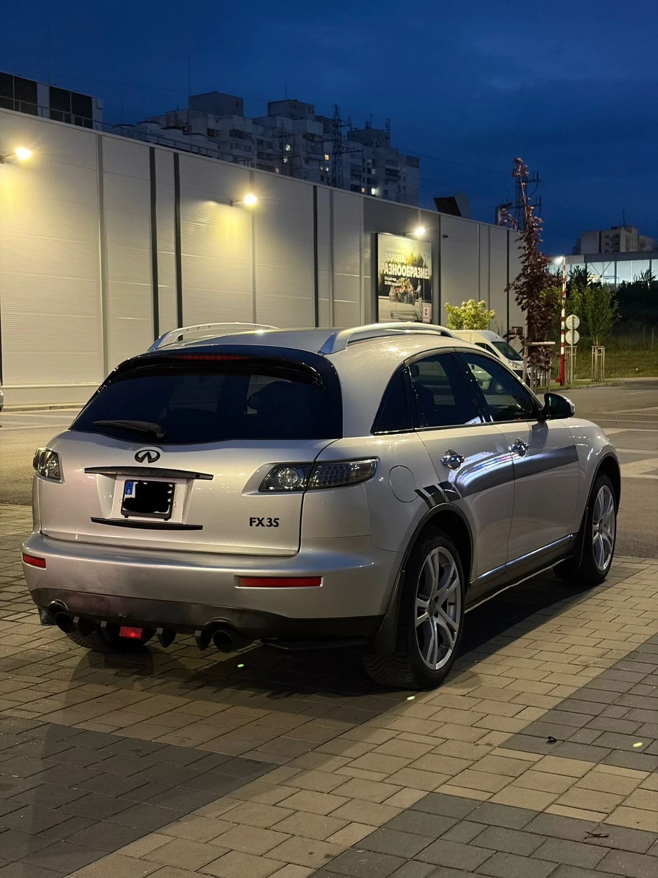 Infiniti Fx 35, снимка 2 - Автомобили и джипове - 55316745