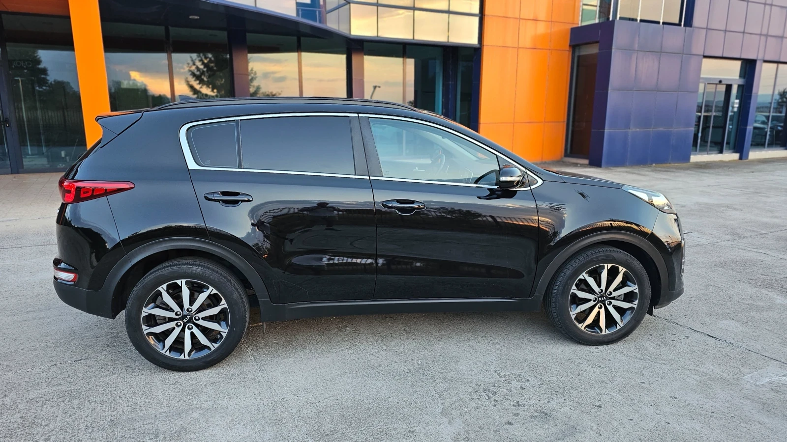 Kia Sportage KIA SPORTAGE NOBLESSE 107000KM, снимка 3 - Автомобили и джипове - 55606010