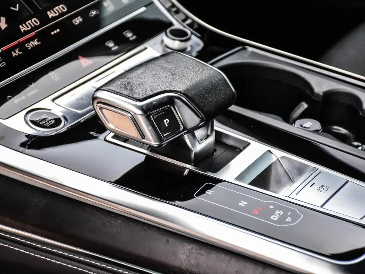 Audi Q8, снимка 13 - Автомобили и джипове - 56227267
