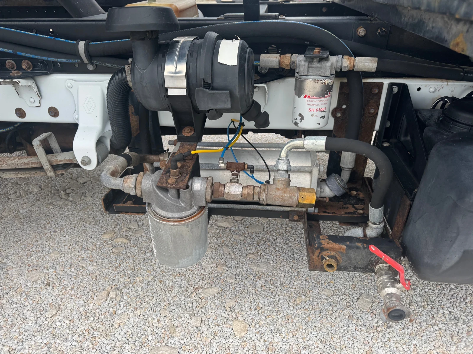 Компресори Renault ГЕНЕРАТОР 220V+ КОМПРЕСОР ЗА ВЪЗДУХ - изображение 3