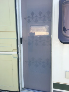 Каравана Chateau 450, снимка 3