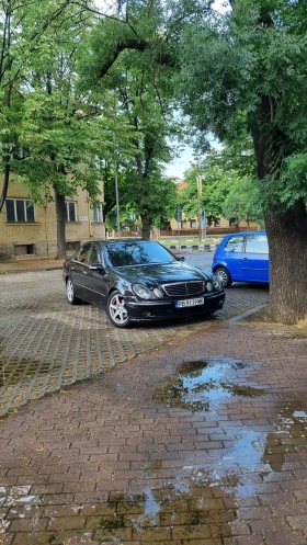 Обява за продажба на Mercedes-Benz E 270 Продавам, си личният автомобил кара се всеки ден,  ~7 300 лв. - изображение 3