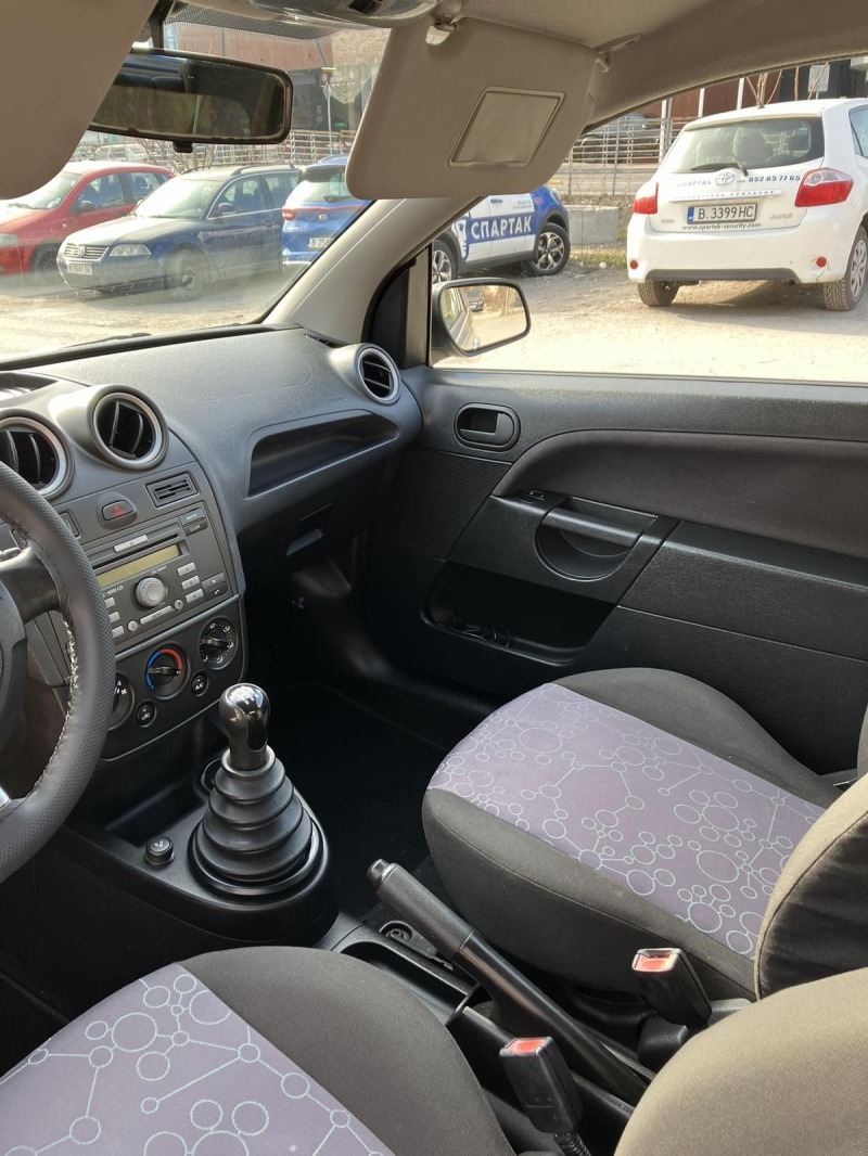 Ford Fiesta 1.25, снимка 10 - Автомобили и джипове - 44635178