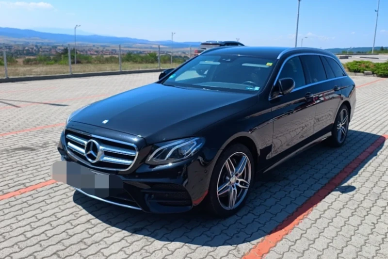 Mercedes-Benz E 220 Premium Plus, снимка 8 - Автомобили и джипове - 47351427