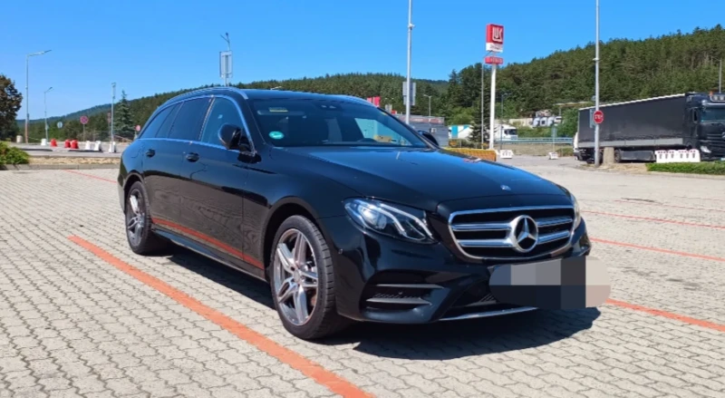 Mercedes-Benz E 220 Premium Plus, снимка 6 - Автомобили и джипове - 47544773