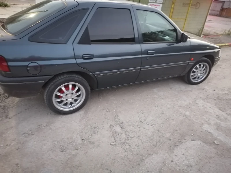 Ford Escort, снимка 3 - Автомобили и джипове - 47623952