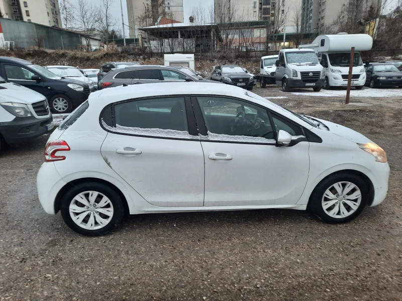 Peugeot 208 1.4d, снимка 7 - Автомобили и джипове - 49035292