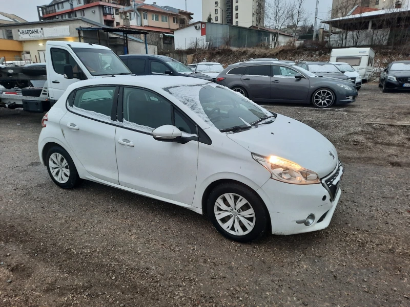 Peugeot 208 1.4d, снимка 8 - Автомобили и джипове - 49035292