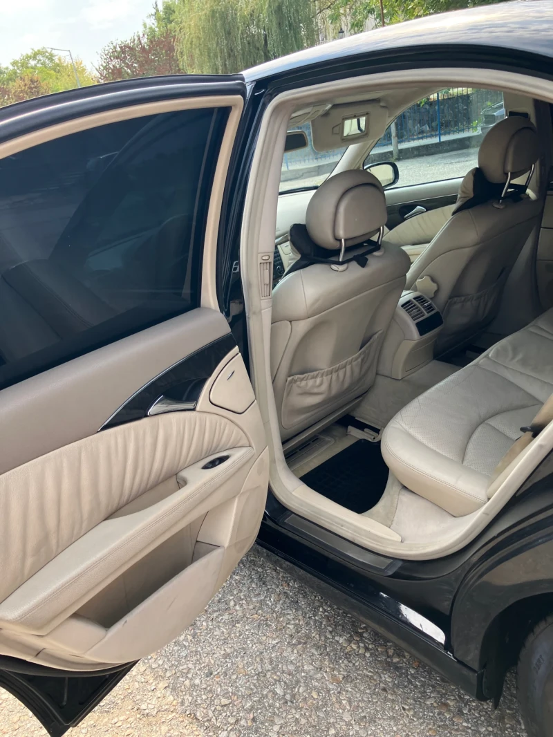 Mercedes-Benz E 220, снимка 9 - Автомобили и джипове - 52093843