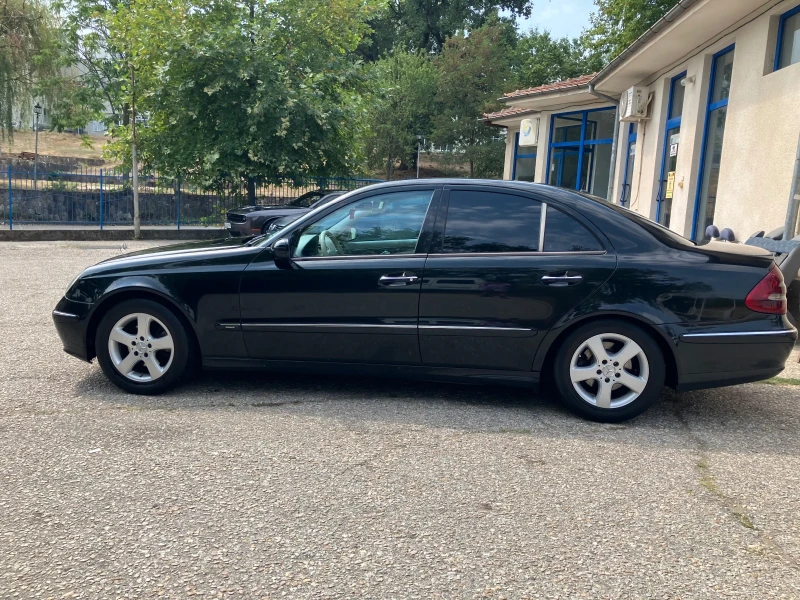 Mercedes-Benz E 220, снимка 3 - Автомобили и джипове - 52093843