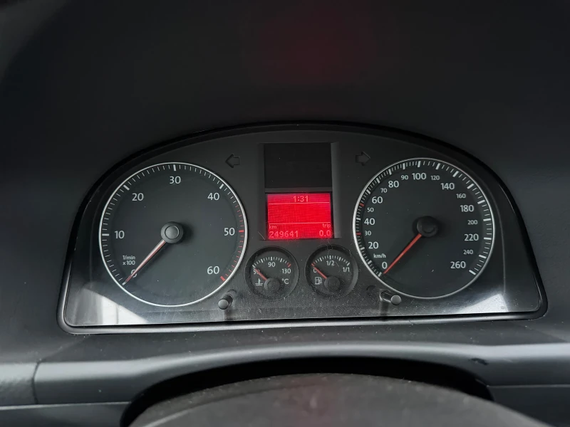 VW Touran 1.9TDI-90PS-КЛИМАТРОНИК, снимка 13 - Автомобили и джипове - 51379675