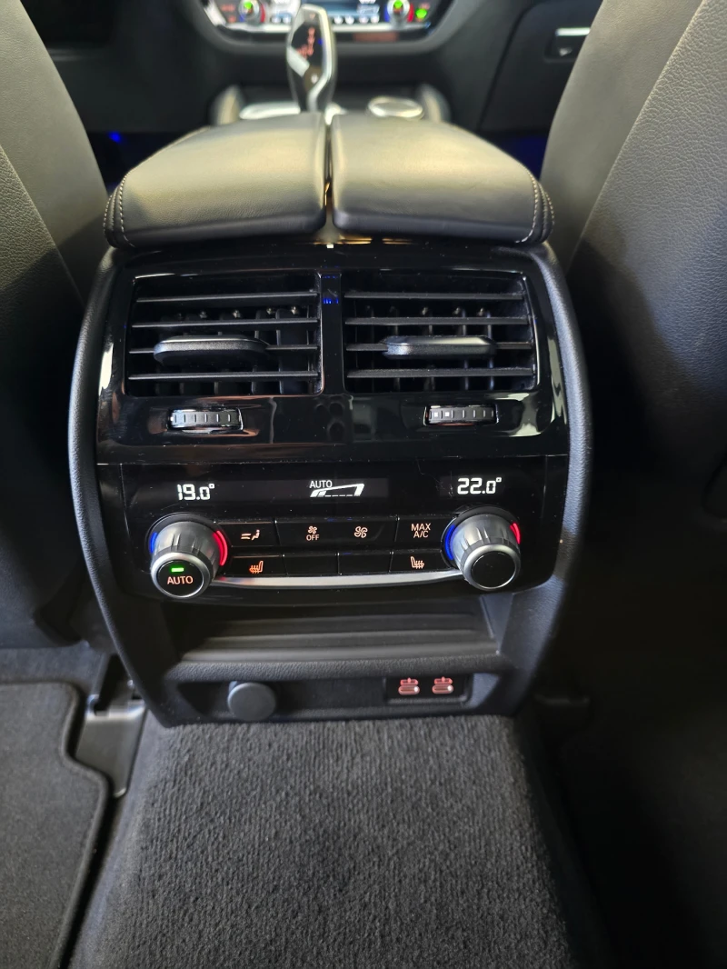 BMW 530 d xDrive Touring Facelift M Paket, снимка 14 - Автомобили и джипове - 51753875