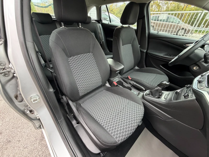 Opel Astra 1.6D* НАПЪЛНО ОБСЛУЖЕНА* РЕАЛНИ КИЛОМЕТРИ* , снимка 13 - Автомобили и джипове - 52304048