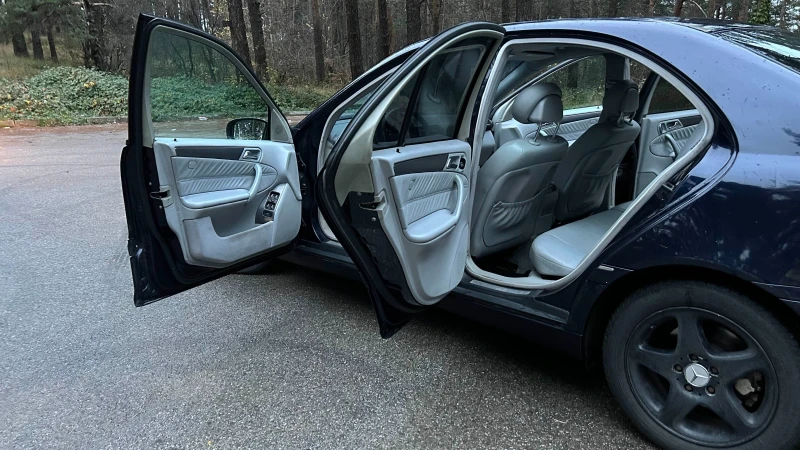 Mercedes-Benz C 270 w203, снимка 3 - Автомобили и джипове - 52457378