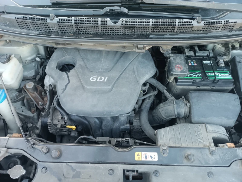 Kia Carens 1, 6i, ТОП, 7 места, ЛИЗИНГ , снимка 16 - Автомобили и джипове - 52743843