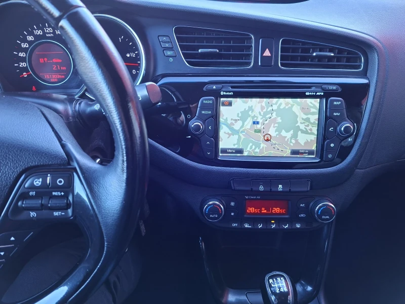 Kia Ceed 1.6 бензин , снимка 10 - Автомобили и джипове - 52836809