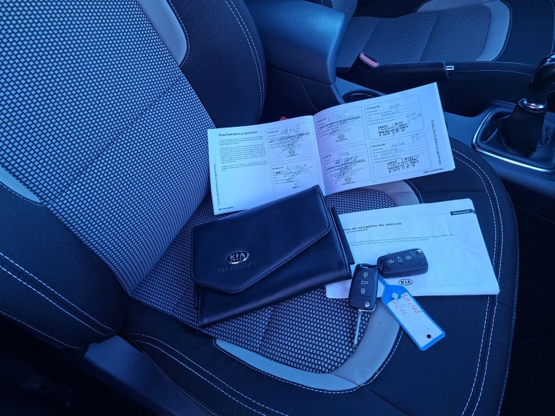Kia Ceed 1.6 бензин , снимка 17 - Автомобили и джипове - 52836809