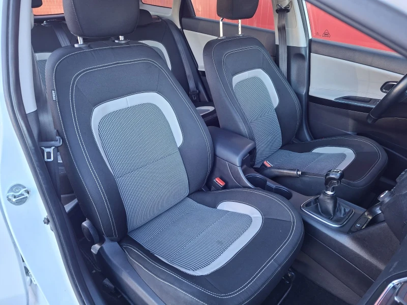 Kia Ceed 1.6 бензин , снимка 7 - Автомобили и джипове - 52836809