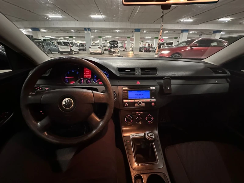 VW Passat VW Passat B6 2.0tdi 8 Клапана, снимка 5 - Автомобили и джипове - 52867931