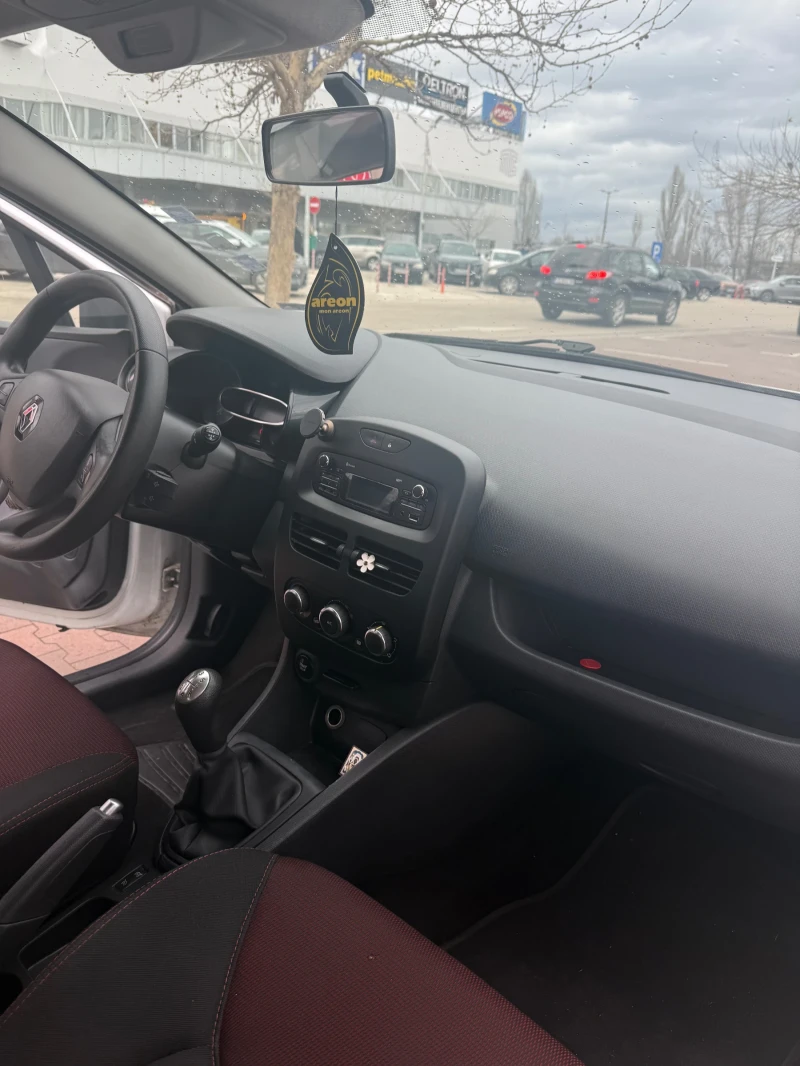 Renault Clio IV 1.2 Бензин, снимка 11 - Автомобили и джипове - 53010621