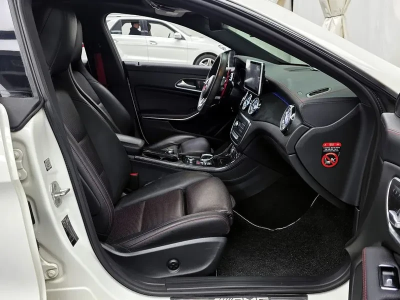 Mercedes-Benz CLA 2.5, снимка 11 - Автомобили и джипове - 54287840