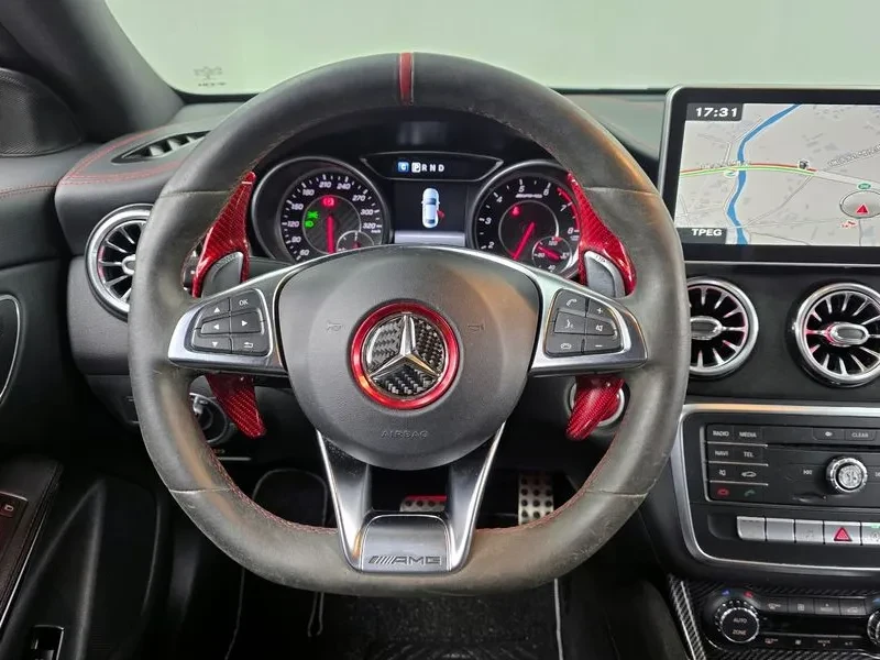 Mercedes-Benz CLA 2.5, снимка 13 - Автомобили и джипове - 54287840