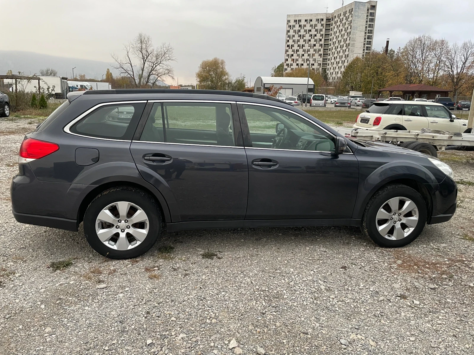 Subaru Outback 2.0d - изображение 7