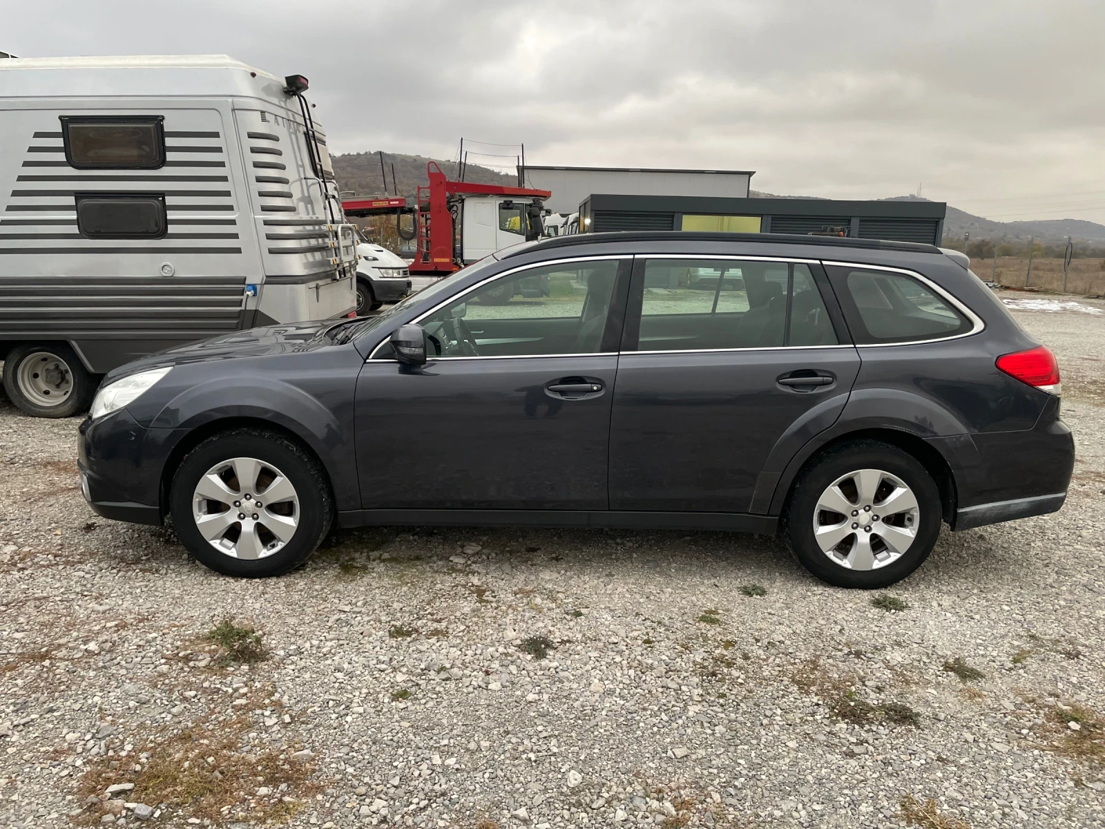 Subaru Outback 2.0d - изображение 4