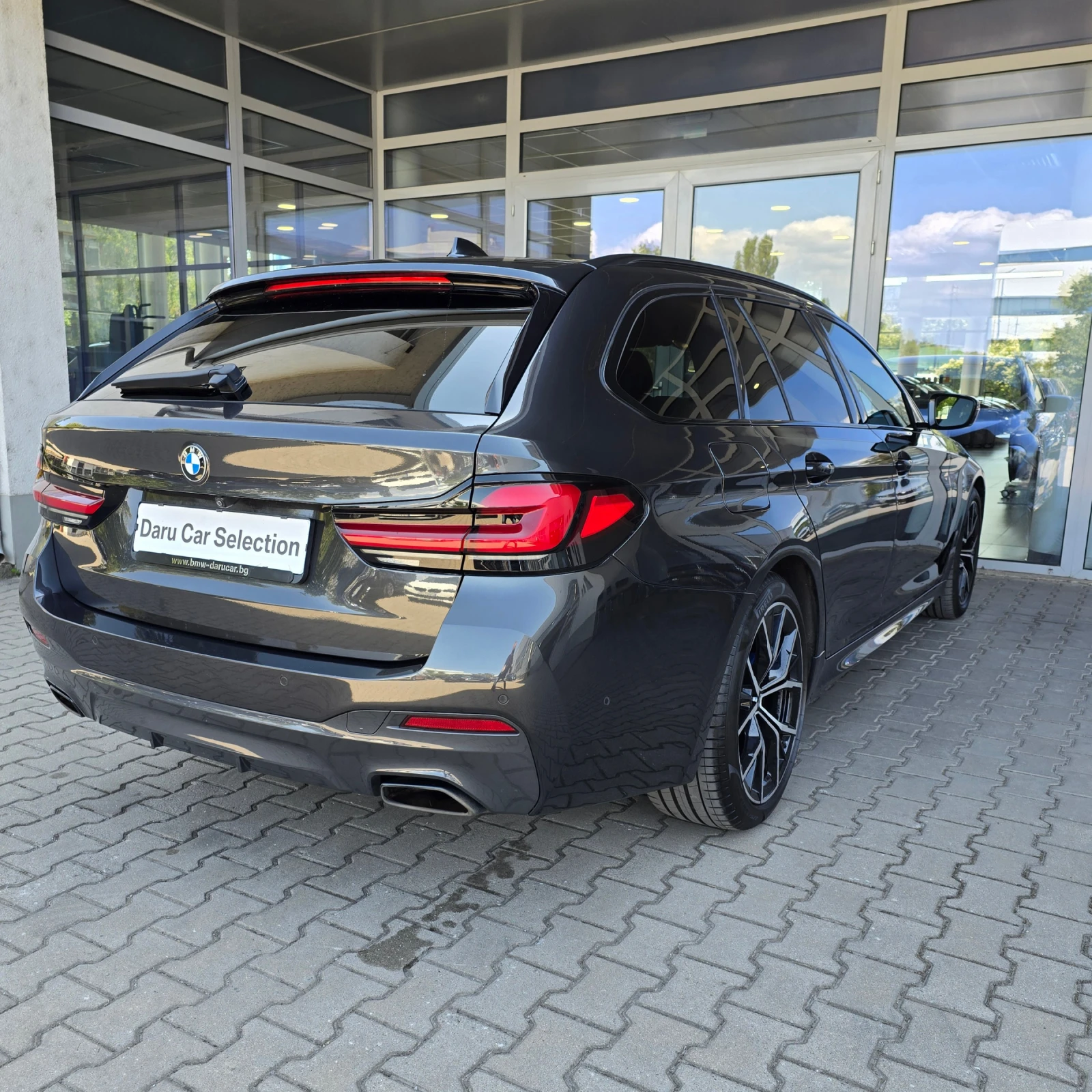 BMW 530 d xDrive Touring Facelift M Paket - изображение 3