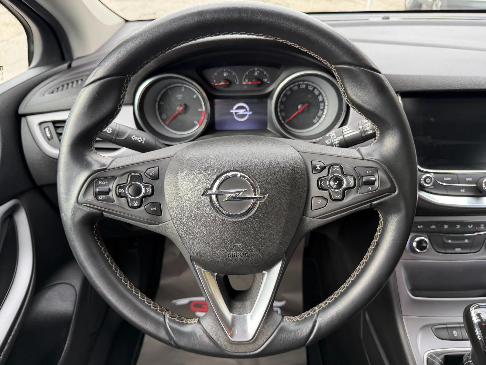 Opel Astra 1.6D*  *  *  | Mobile.bg   11