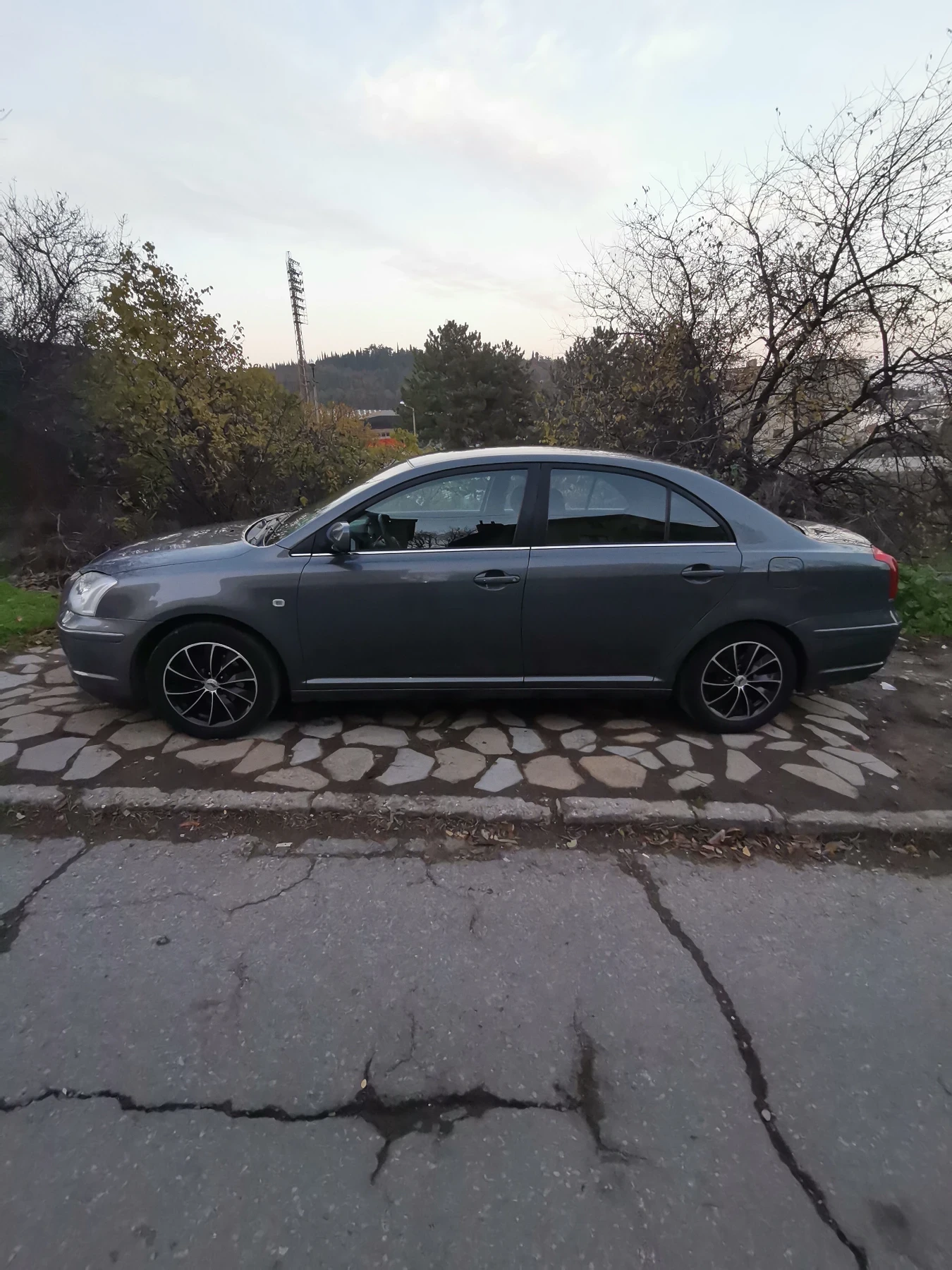 Toyota Avensis  - изображение 4