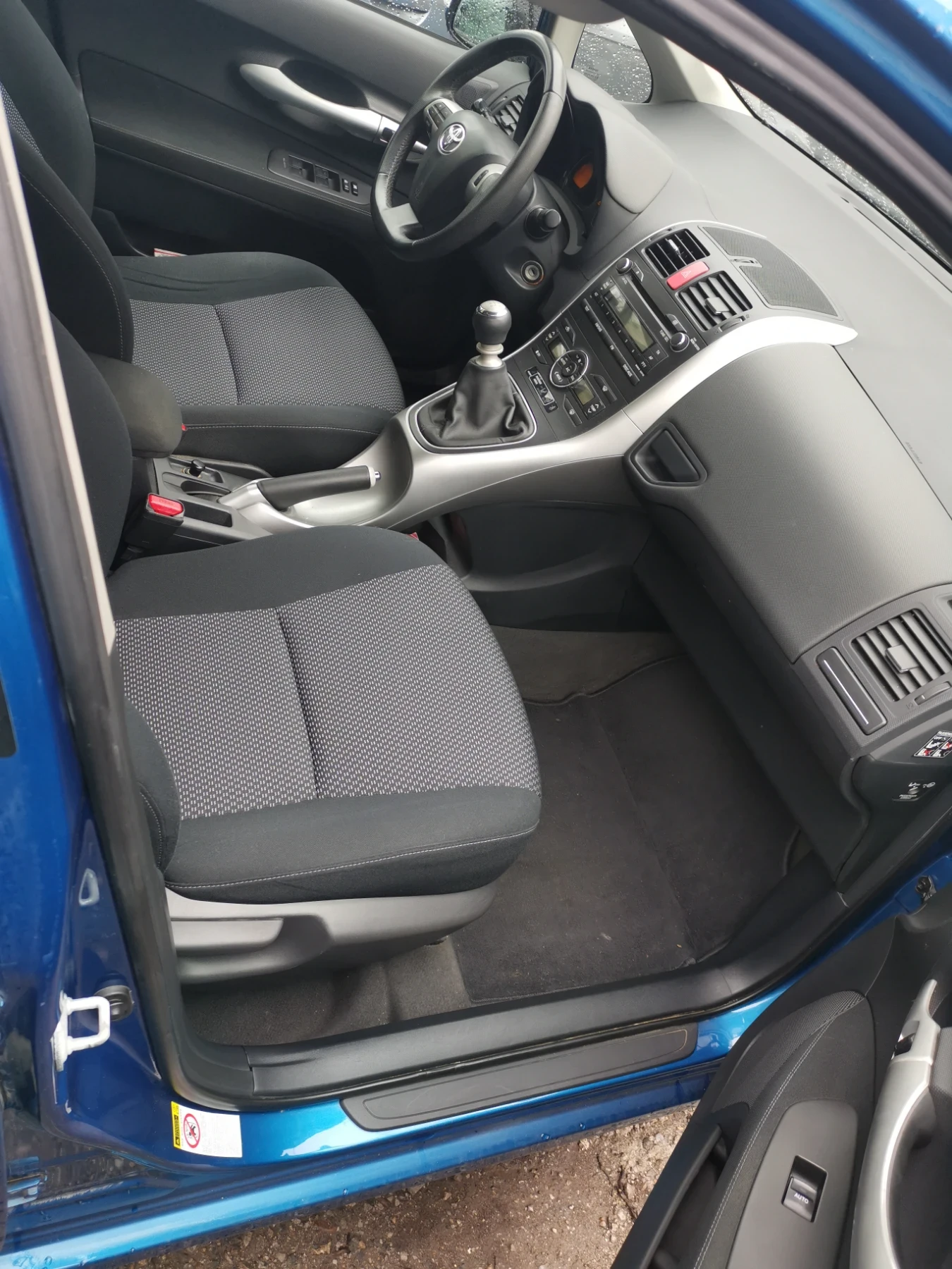 Toyota Auris Unique, снимка 11 - Автомобили и джипове - 53851288