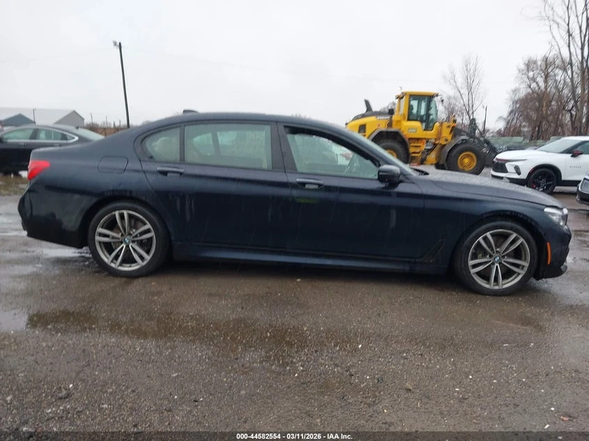 BMW 750 * XDRIVE* M-PACK* , снимка 13 - Автомобили и джипове - 54064289