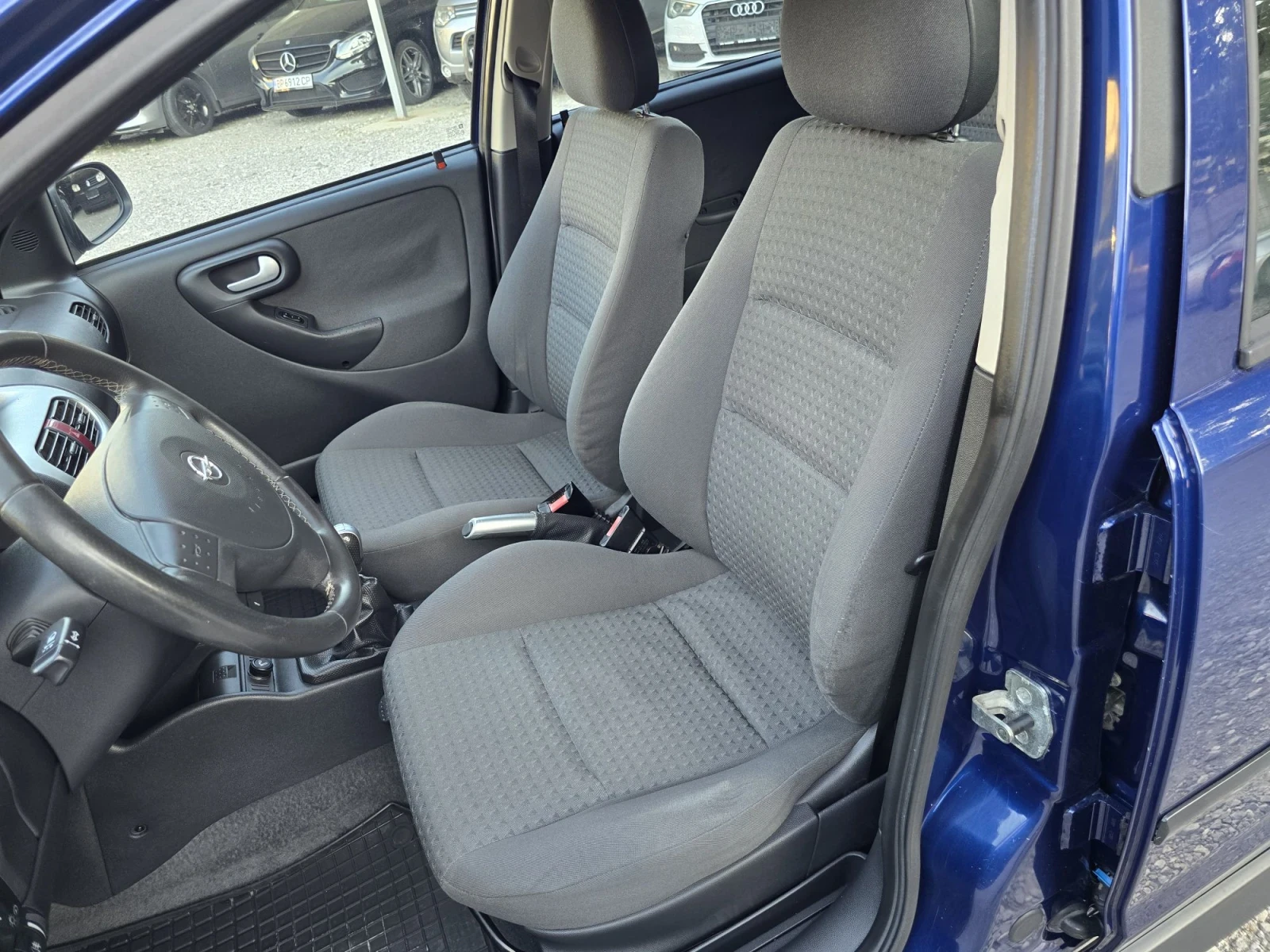 Opel Corsa 1.7 DTI K, снимка 13 - Автомобили и джипове - 54132122