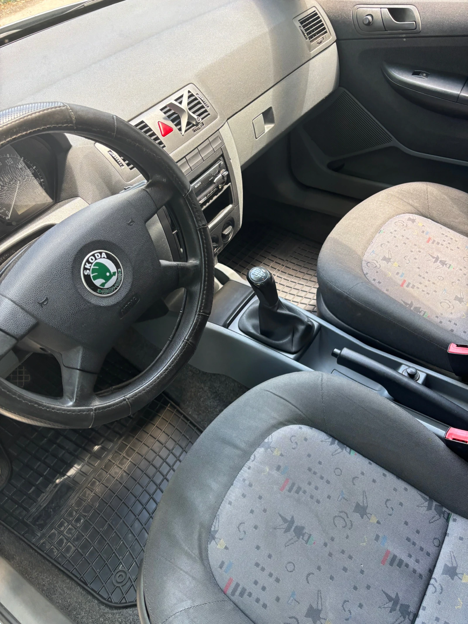 Skoda Fabia, снимка 7 - Автомобили и джипове - 54639539