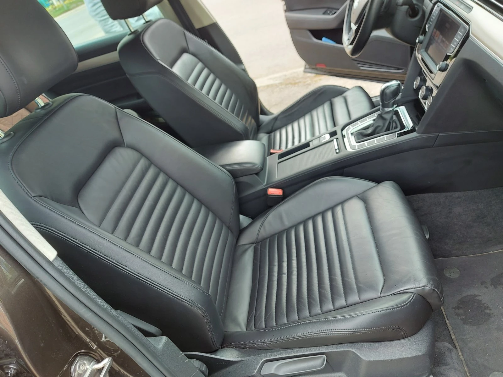 VW Passat HIGHLINE 2.0 TDI, снимка 12 - Автомобили и джипове - 54726574