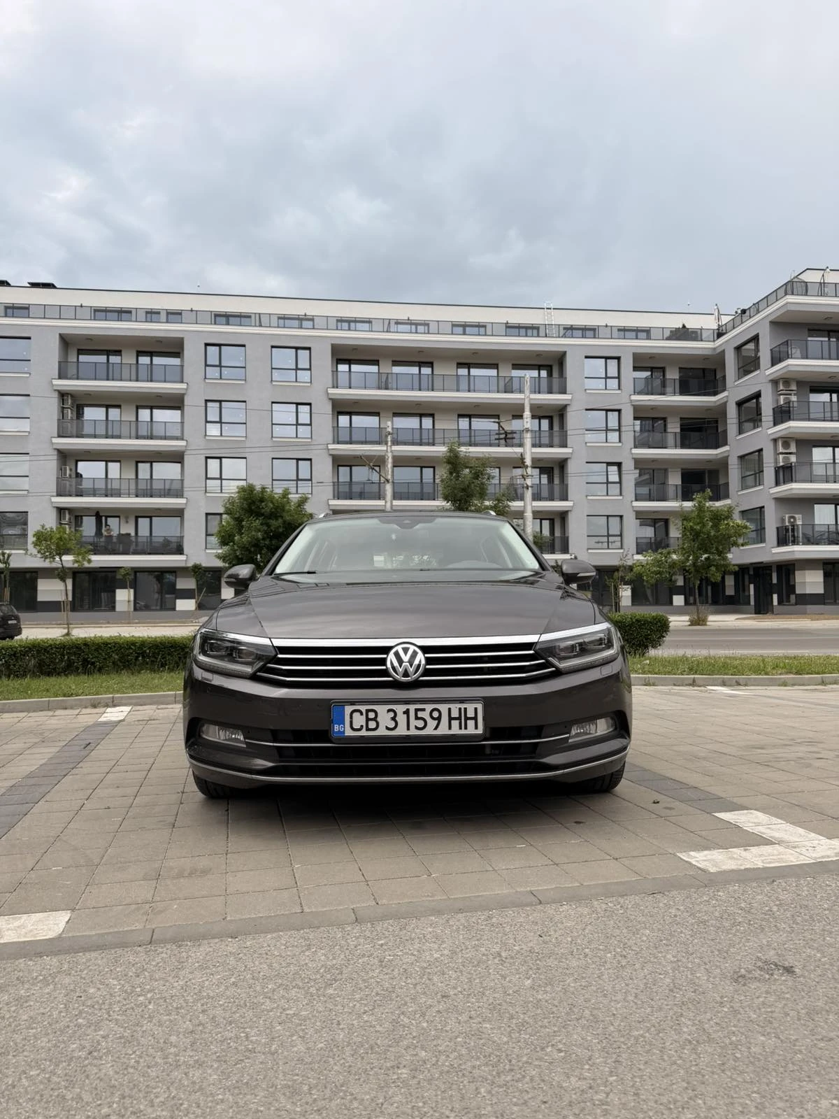 VW Passat HIGHLINE 2.0 TDI, снимка 2 - Автомобили и джипове - 54726574